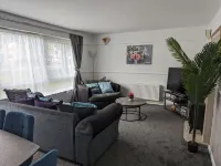 Superb 3 BR Flat in Stafford. Close to Stafford Hospital & Town Center