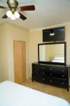 Salty Life - 1 bed, 1 bath with golf cart. 1 minute to the beach Hotels in 