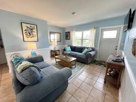 4 bedroom with dock Black Sound - Sleeps 8