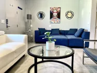 Private spool Guesthouse oasis near downtown