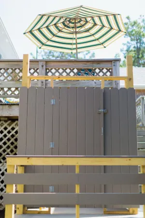 A Charming Vineyard Cottage Just Off the Pond