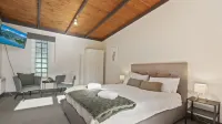 Colonial Bank Motel Hotels in Omeo