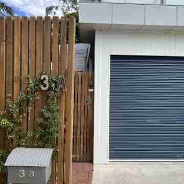 Modern Dog Friendly Townhouse by the beach Hotel Exterior