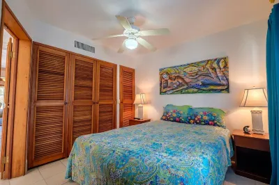 Sunset Beach A6 Beautiful remodeled condo on the Beach San Pedro - kayaks, bikes Hotel a 