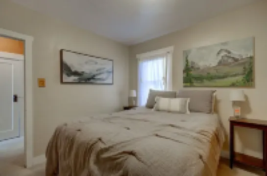 Historic Downtown Ennis Escape Hotels in Ennis