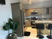 Cozy 1 Bedroom In The Quiet Of Diamond Estate. Equipped With All Amenties.