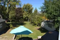 Clarendon Hills Garden