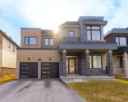 Lakeside Modern House 4BR - Steps to the lake Hotels in Clarington