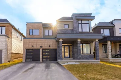 Lakeside Modern House 4BR - Steps to the lake 가나라스카 포레스트 주변 호텔