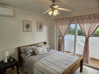Jungle Beach House, Hidden in the Jungle, Yet Just a 6 Minute Walk to The Beach! Hotel a 