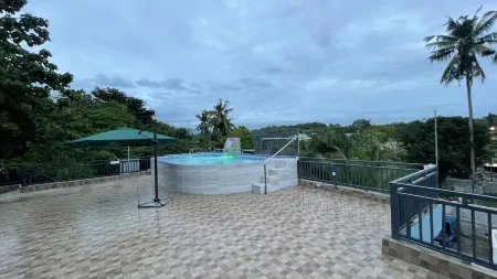 Arviz Charming Apartelle-Villa Отели в г. Давао