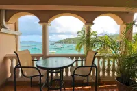 Grande Bay,  Surfside Renovated Beachfront Studio, Wifi,  Great Views