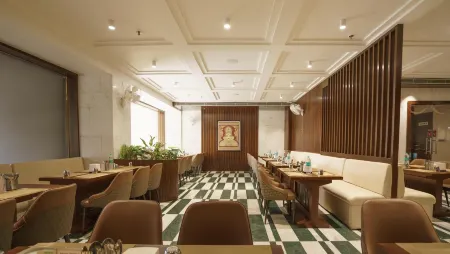 Aurea by The Wallflower Hotels Отели рядом с достопримечательностью «Jagmandir Palace»