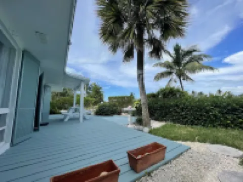 "SERENITY BY THE SEA" Treasure Cay, Abaco, Bahamas 2 bedrms/2 bathrms/ sleeps 6