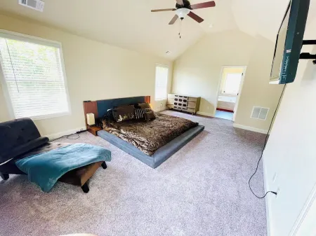 Beautiful New Cozy Home in a Gated Community