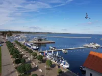 Vacation apartment with a view of the water and the harbor