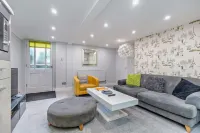 Garden Mews - 2 bedroom - Harrogate Town Centre - Patio area