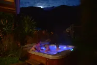 Birdsong Cottage - nestled up against Mt Aspiring National Park with Spa
