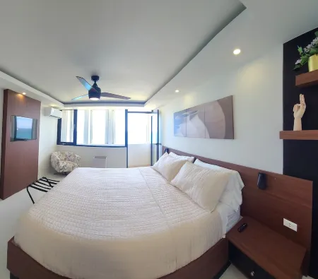 Luxe Beachfront 2 bdrm 2 bth Penthouse Unit on Beach in in Luquillo