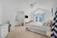 Sleeps 6- 2 bedrooms with private baths, crib, bay access, pool, mins to Beach!