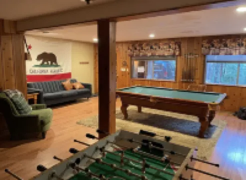 Spacious Large Homestyle Family Cabin  in LMP Arnold