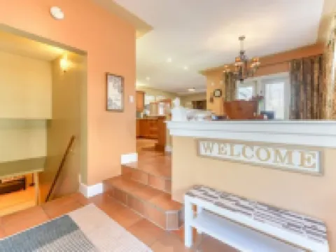 First Place-Family Corporate Social GatheringsHome Away from Home 斯特拉斯莫爾酒店