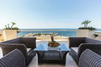 拉霍亞套房飯店