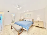 Spacious-Beachfront Condo with WiFi, Pool, Tennis, AC