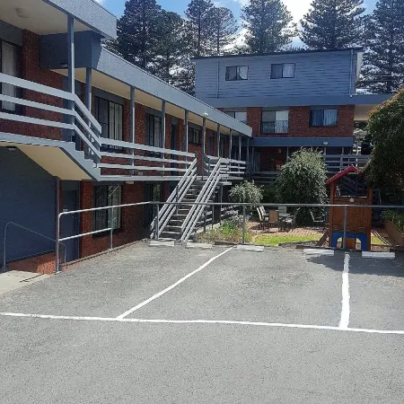 Mahogany Motel