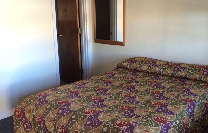 Colonial Motel