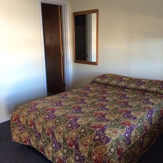 Colonial Motel