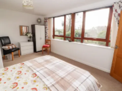 Woodpecker Hotels in Eden