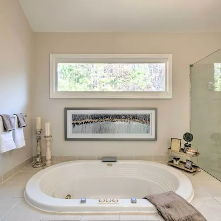 Updated Mableton Home ~ 14 Miles to Downtown ATL!