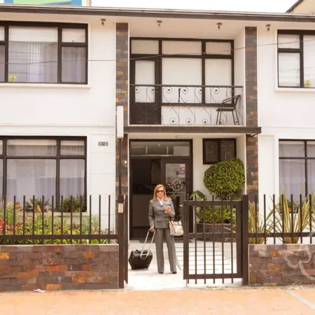 Hotel Central House Bogotá Отели рядом с достопримечательностью «Конгресс-центр G12»
