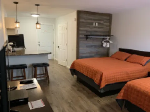 Rockerville Lodge & Cabins