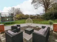 100 Cwmphil Road Hotels in Glynneath