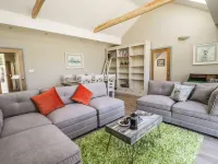 Providence Cottage Hotels in Newburgh