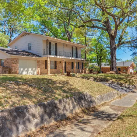 Family-Friendly Home 6 Mi to Downtown Mobile!