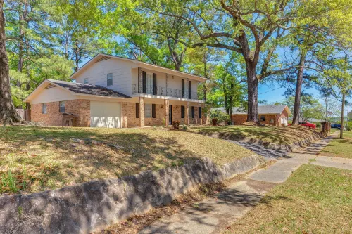 Family-Friendly Home 6 Mi to Downtown Mobile! - Bungalows