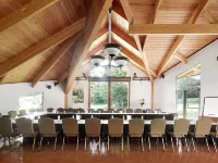 Auberge du Lac-à-l'Eau-Claire Hotels in Maskinonge