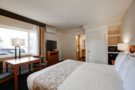 Newport Channel Inn