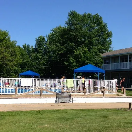 Lakeside Motor Lodge