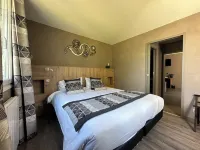 Logis Hôtel Beau Site โรงแรมในคานทัล