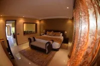 Palm's Hotel Club