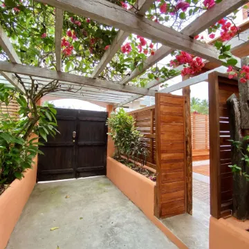 Torre Mar Galapagos Boutique Suites Отели рядом с достопримечательностью «Баия Тортуга»