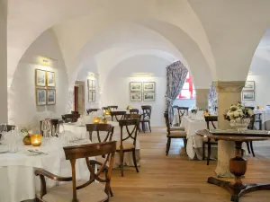 Tauroa Schloss Gabelhofen
