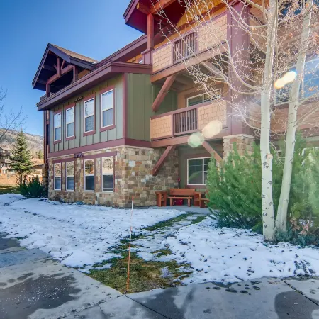 First Tracks 3105 1 Bedroom Condo by Redawning