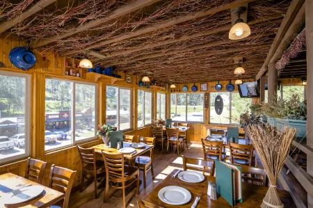 Lodge at Palmer Gulch