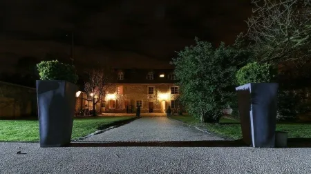 Domaine de la Villa du Moulin de Champie - Plaine de Versailles Отели в г. Ивелин