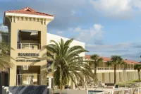 マーカー 8 ホテル & マリーナ